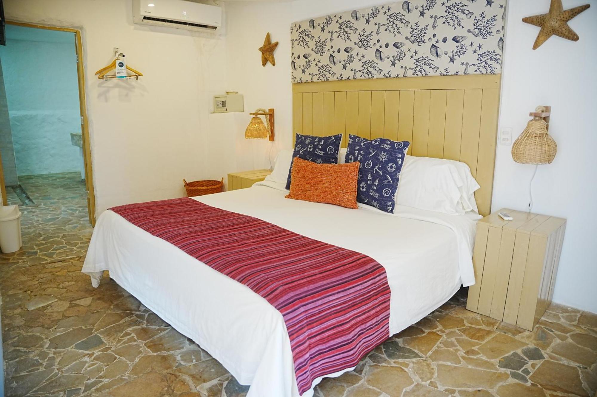 Isla Real Hotel 3*